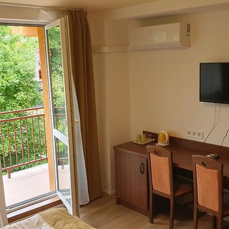 Hotel Felicia Kaluža Extérieur photo
