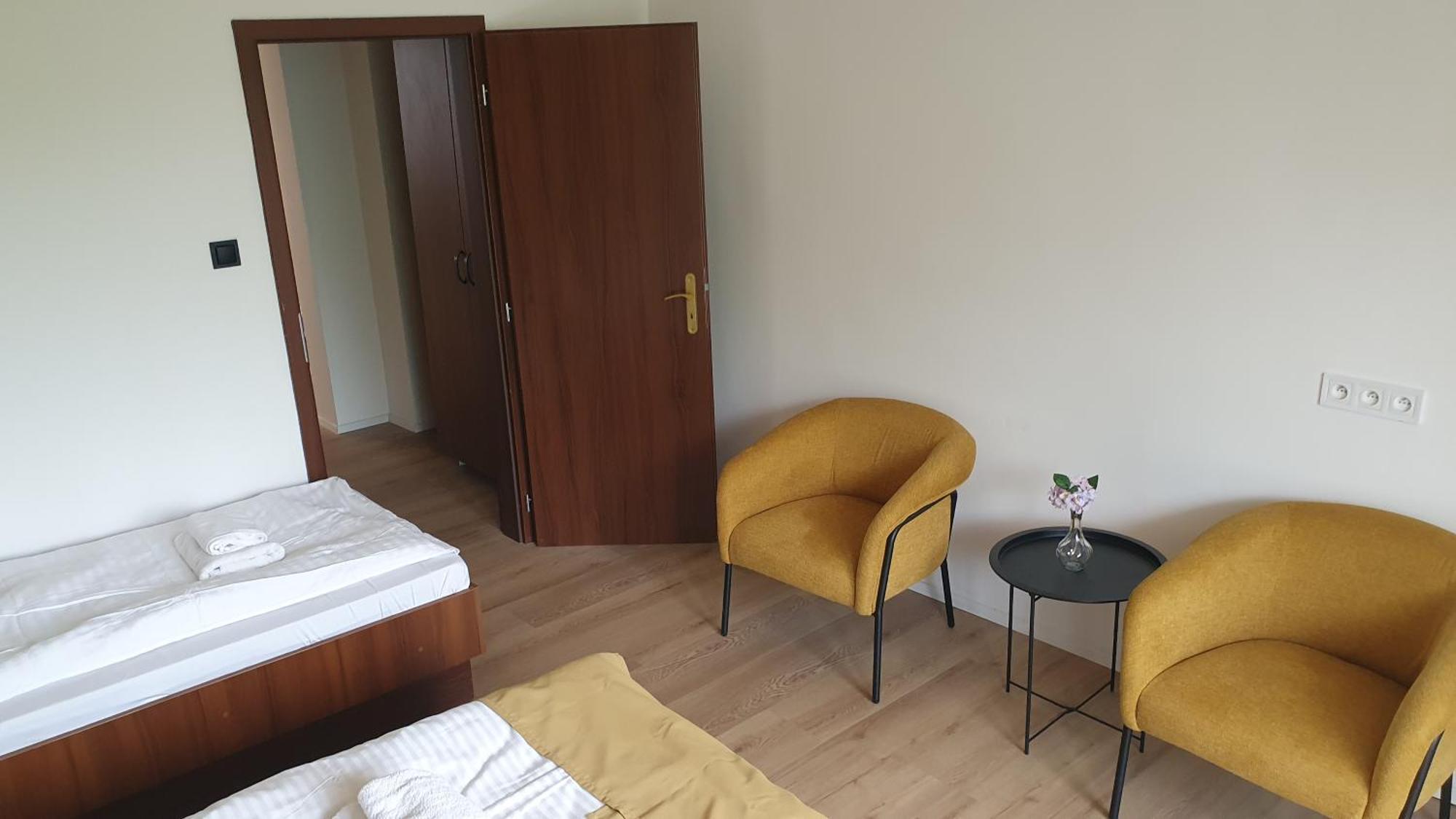 Hotel Felicia Kaluža Extérieur photo