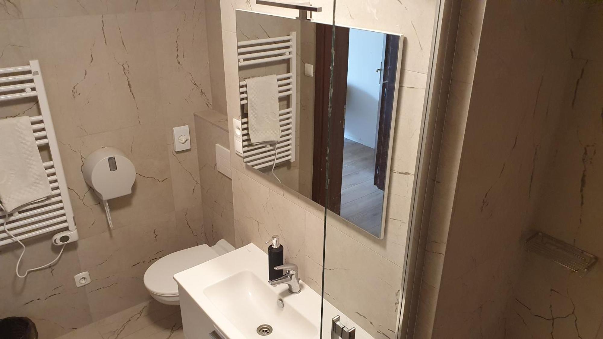 Hotel Felicia Kaluža Extérieur photo